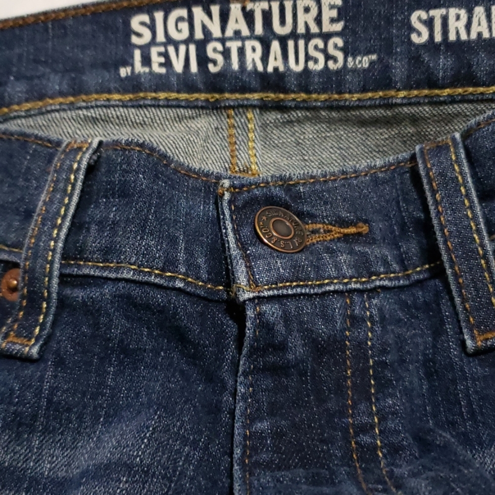 Signature by Levi's Gold Label Men's Straight Jean - Picture 7 of 7